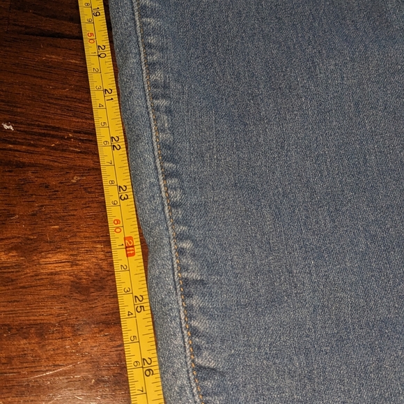 Last chance box of garments under 5lbs. - Picture 12 of 16